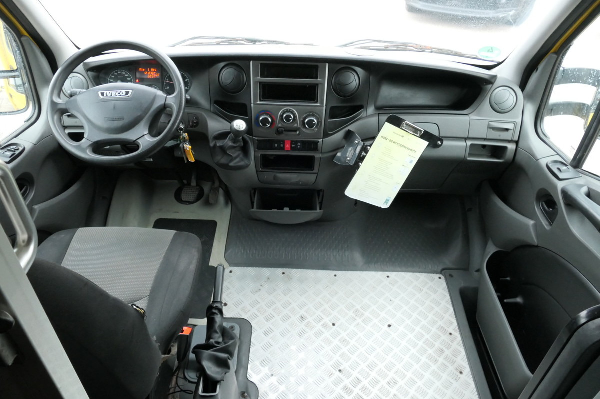 Interieur foto 1: Bestelwagen gesloten laadbak IVECO Daily 35 S11 C30C AUTOMATIK KAMERA MAXI KAMERA R