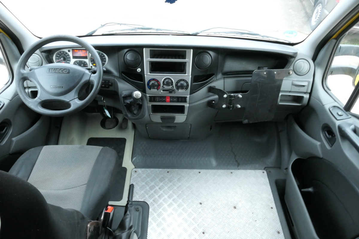 Interieur foto 2: Bestelwagen gesloten laadbak IVECO Daily 35 S11 C30C AUTOMATIK KAMERA MAXI Regale L