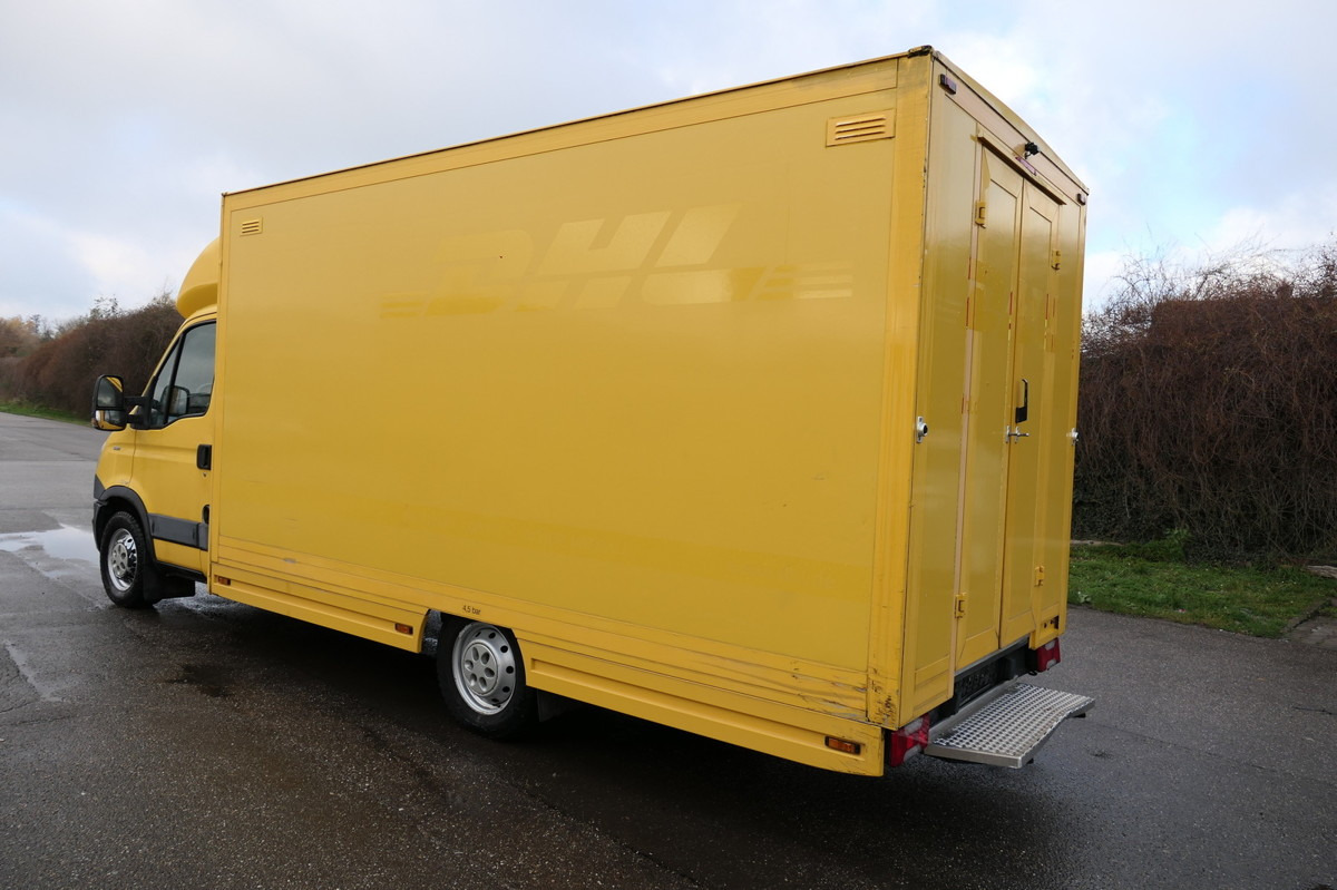 IVECO Daily 35 S11 C30C KURZ AUTOMATIK KAMERA Regale L - Bestelwagen gesloten laadbak: afbeelding 4 IVECO Daily 35 S11 C30C KURZ AUTOMATIK KAMERA Regale L - Bestelwagen gesloten laadbak: afbeelding 4
