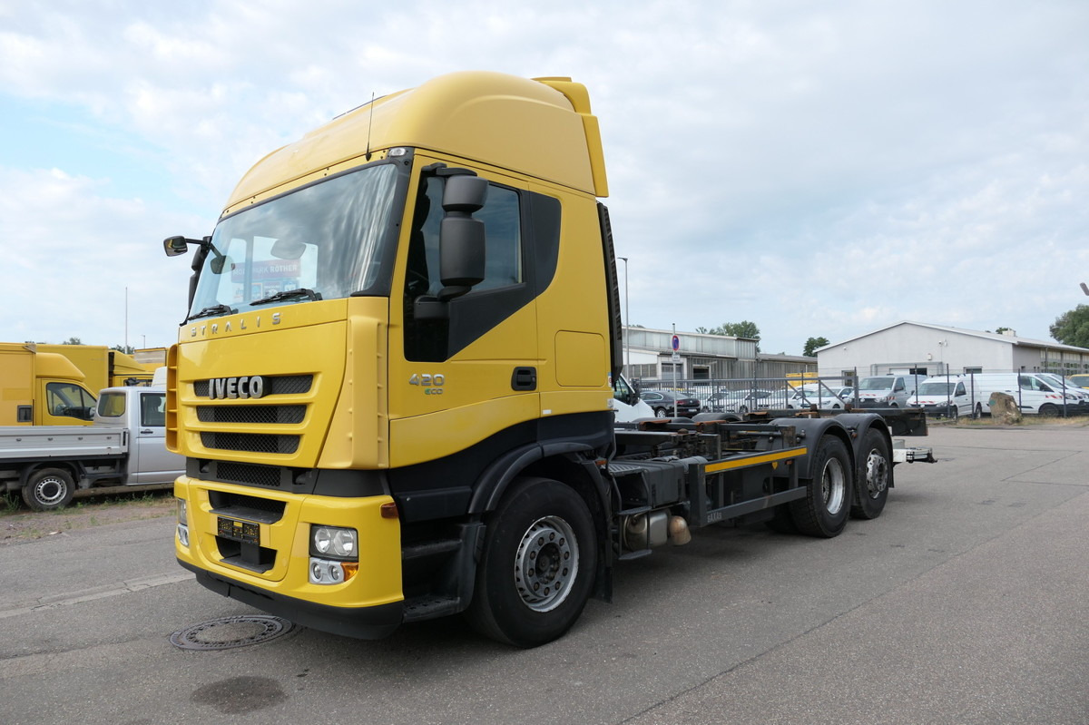 IVECO STRALIS AS 260 S42 Y/FS-CM ECO LBW AHK KLIMA INT - Containertransporter/ Wissellaadbak vrachtwagen: afbeelding 1 IVECO STRALIS AS 260 S42 Y/FS-CM ECO LBW AHK KLIMA INT - Containertransporter/ Wissellaadbak vrachtwagen: afbeelding 1