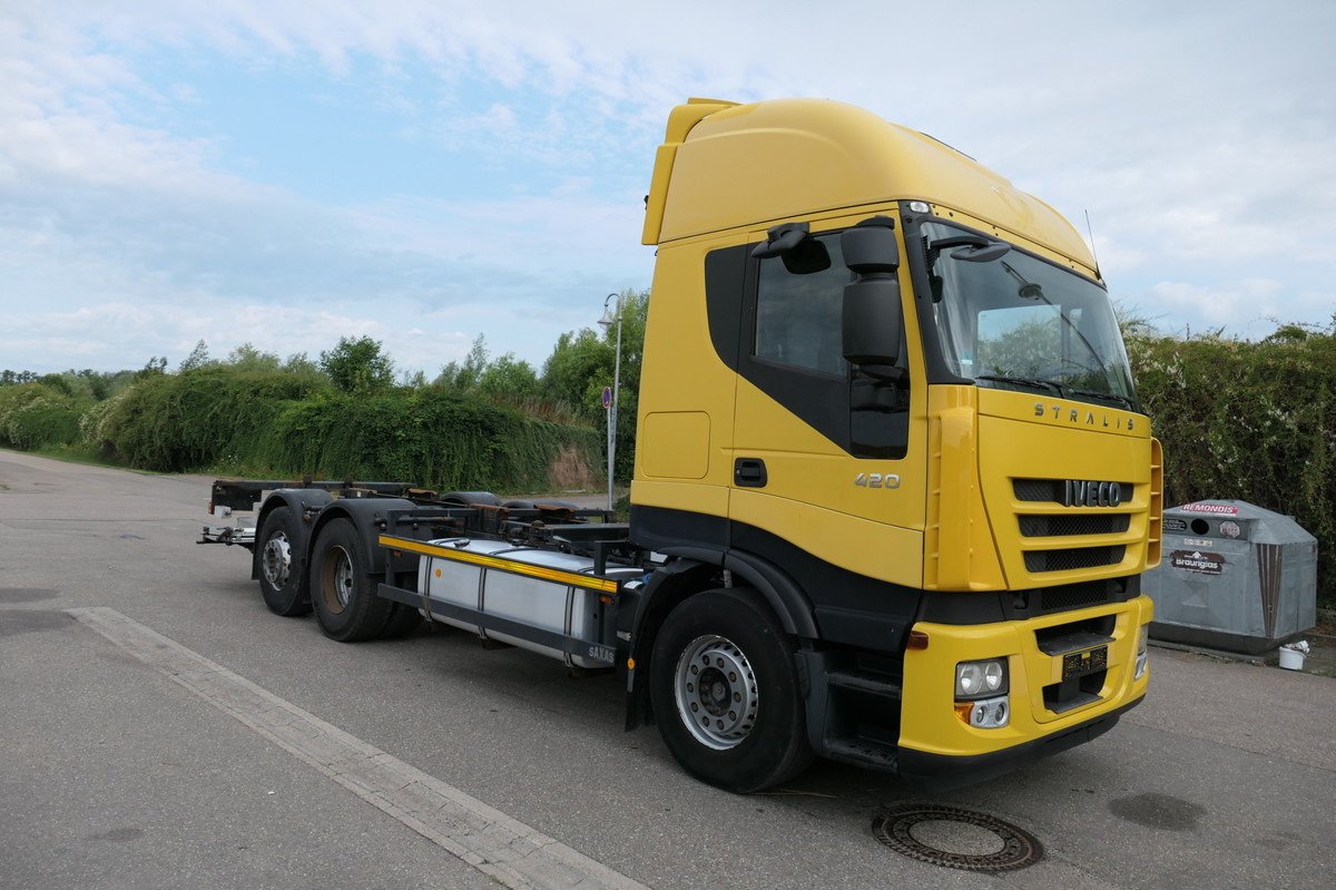 IVECO STRALIS AS 260 S42 Y/FS-CM ECO LBW AHK KLIMA INT - Containertransporter/ Wissellaadbak vrachtwagen: afbeelding 3 IVECO STRALIS AS 260 S42 Y/FS-CM ECO LBW AHK KLIMA INT - Containertransporter/ Wissellaadbak vrachtwagen: afbeelding 3