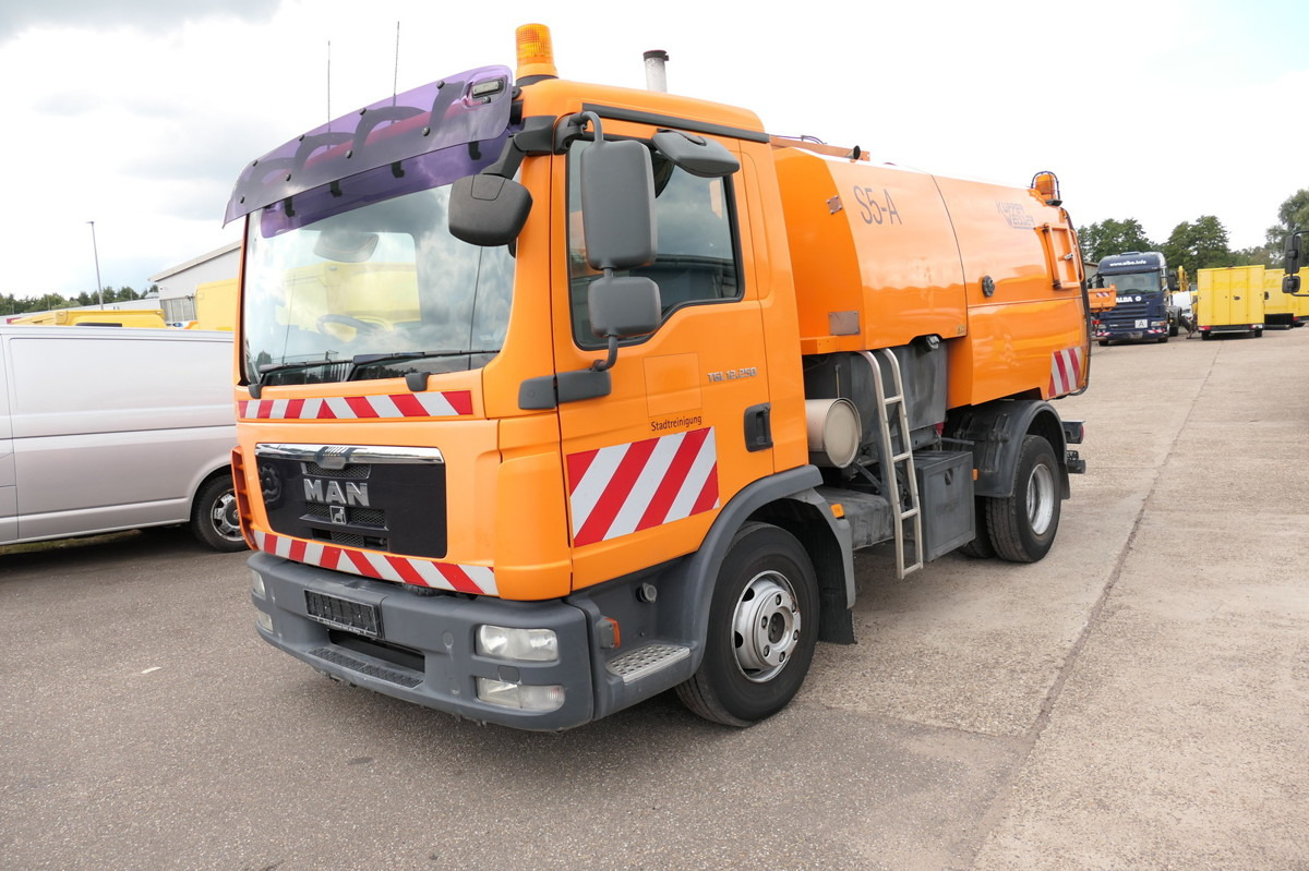 MAN TGL 12.250 4x2 BL Kehrmaschine - Veegwagen: afbeelding 2 MAN TGL 12.250 4x2 BL Kehrmaschine - Veegwagen: afbeelding 2