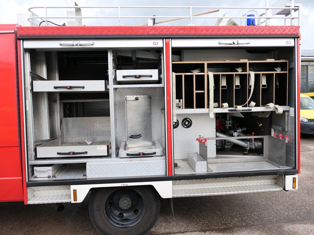 Ambulance MERCEDES-BENZ 814 D LF 8/6 DoKa AHK Löschwassertank 600L Schli: afbeelding 16