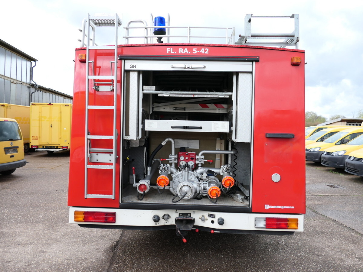 Ambulance MERCEDES-BENZ 814 D LF 8/6 DoKa AHK Löschwassertank 600L Schli: afbeelding 7