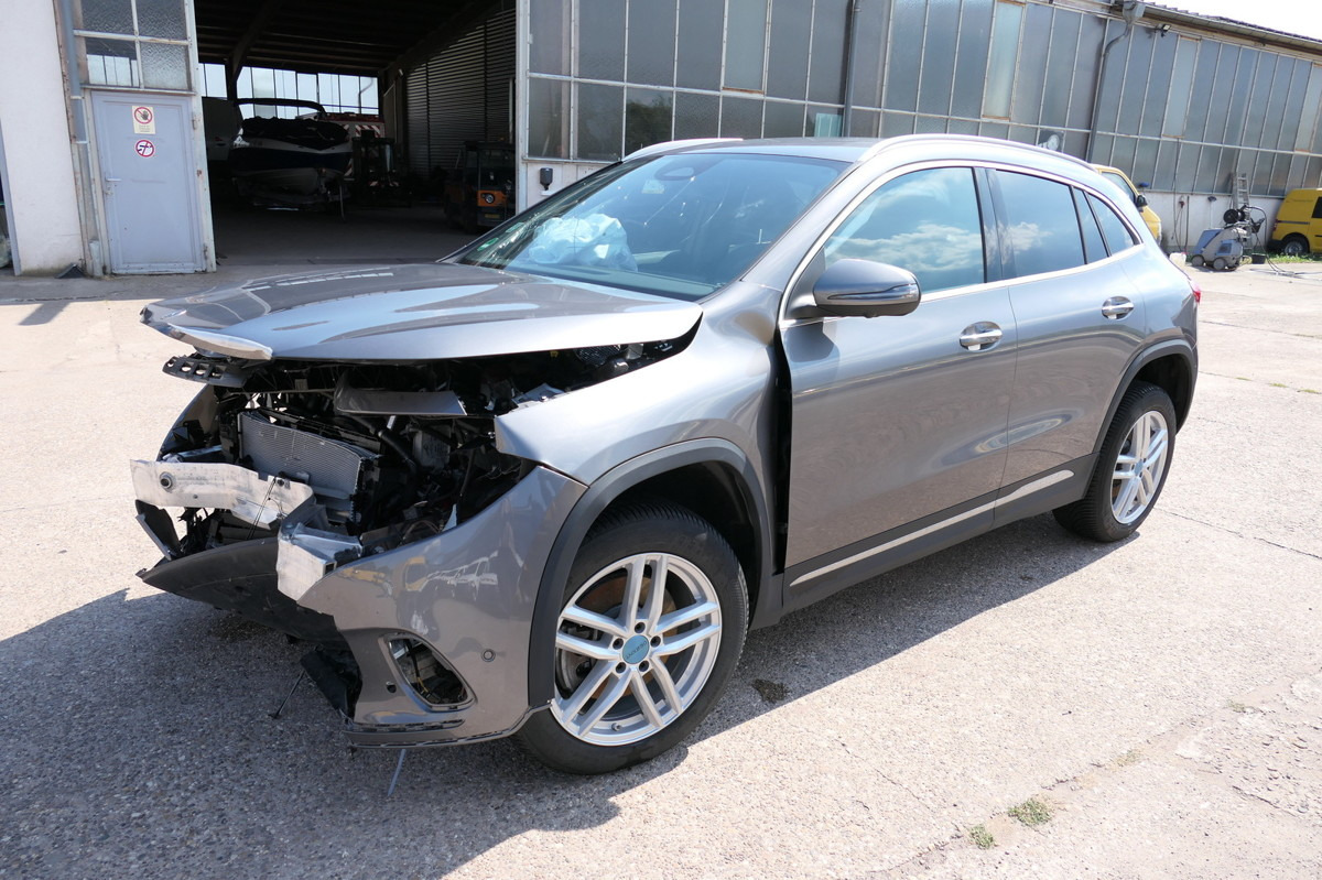 MERCEDES-BENZ EQA 250 + Progressive Klima AHK - SUV: afbeelding 3 MERCEDES-BENZ EQA 250 + Progressive Klima AHK - SUV: afbeelding 3