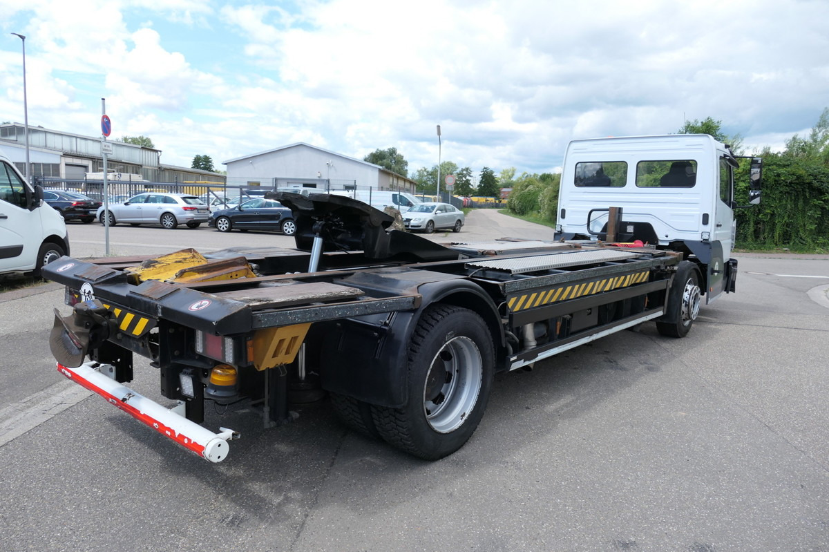 MERCEDES-BENZ Kamag Wiesel WBH 25 Wiesel Umsetzfahrzeug - Containertransporter/ Wissellaadbak vrachtwagen: afbeelding 4 MERCEDES-BENZ Kamag Wiesel WBH 25 Wiesel Umsetzfahrzeug - Containertransporter/ Wissellaadbak vrachtwagen: afbeelding 4