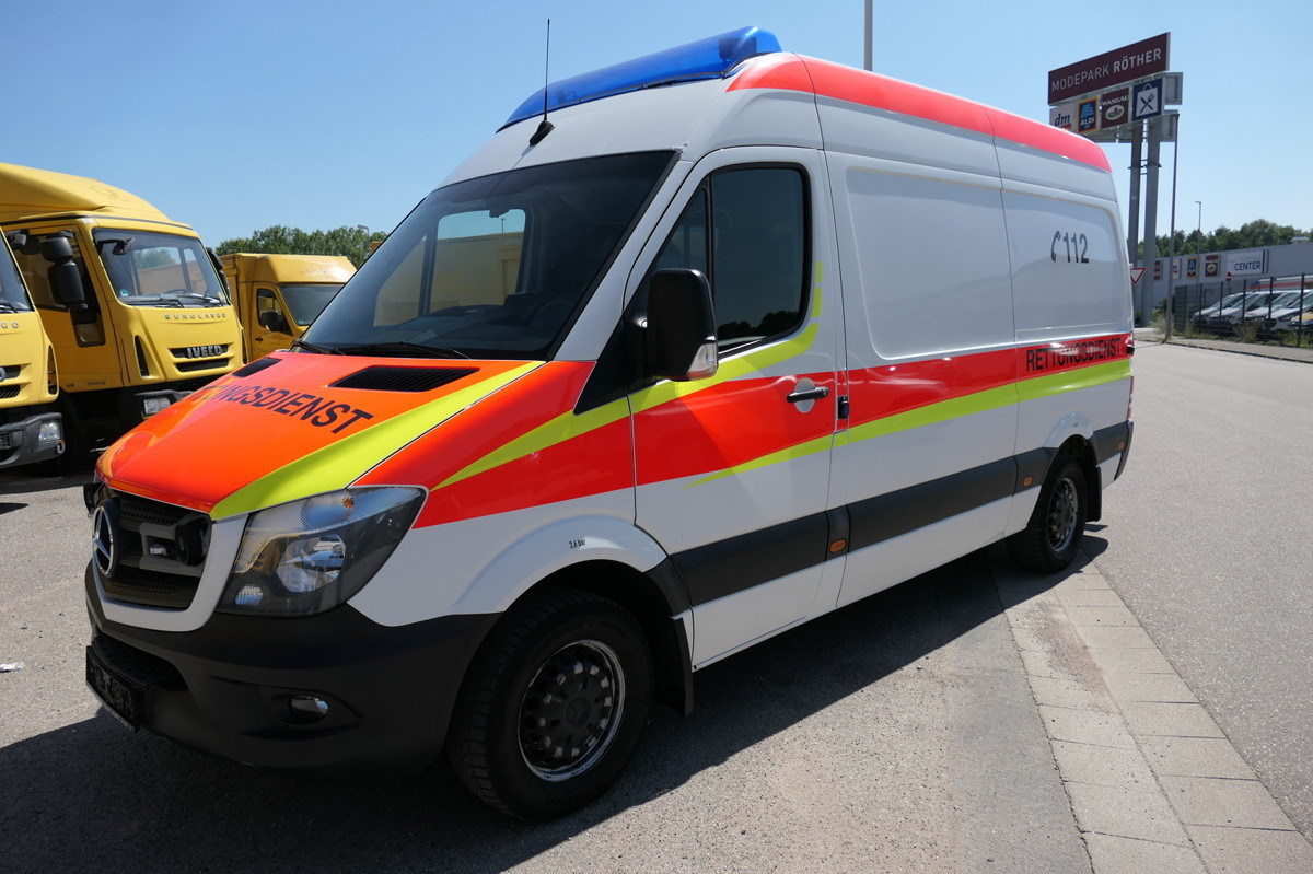 MERCEDES-BENZ Sprinter 316 CDI Klima Rettungswagen - Ambulance: afbeelding 2 MERCEDES-BENZ Sprinter 316 CDI Klima Rettungswagen - Ambulance: afbeelding 2