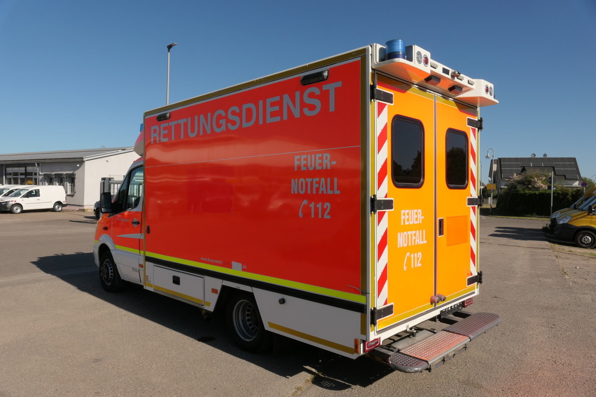 MERCEDES-BENZ Sprinter 519 CDI Klima Krankenwagen - Ambulance: afbeelding 4 MERCEDES-BENZ Sprinter 519 CDI Klima Krankenwagen - Ambulance: afbeelding 4