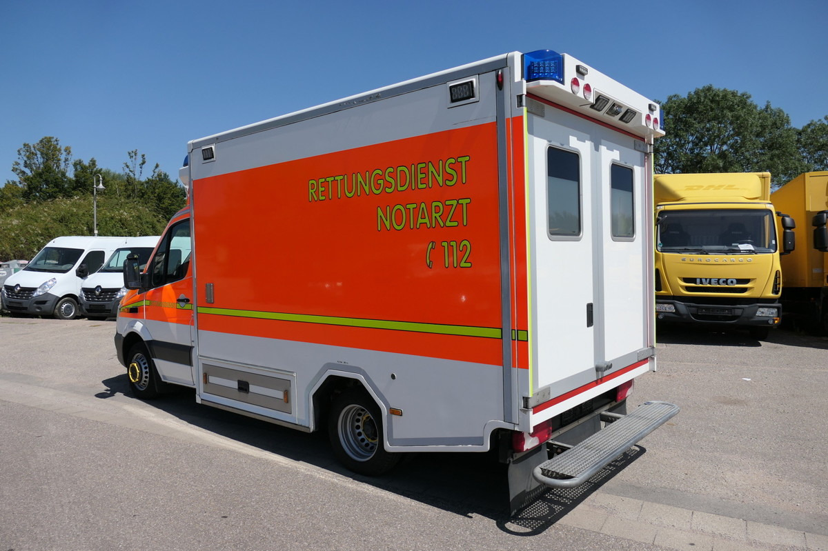 MERCEDES-BENZ Sprinter 519 CDI Klima Krankenwagen - Ambulance: afbeelding 4 MERCEDES-BENZ Sprinter 519 CDI Klima Krankenwagen - Ambulance: afbeelding 4