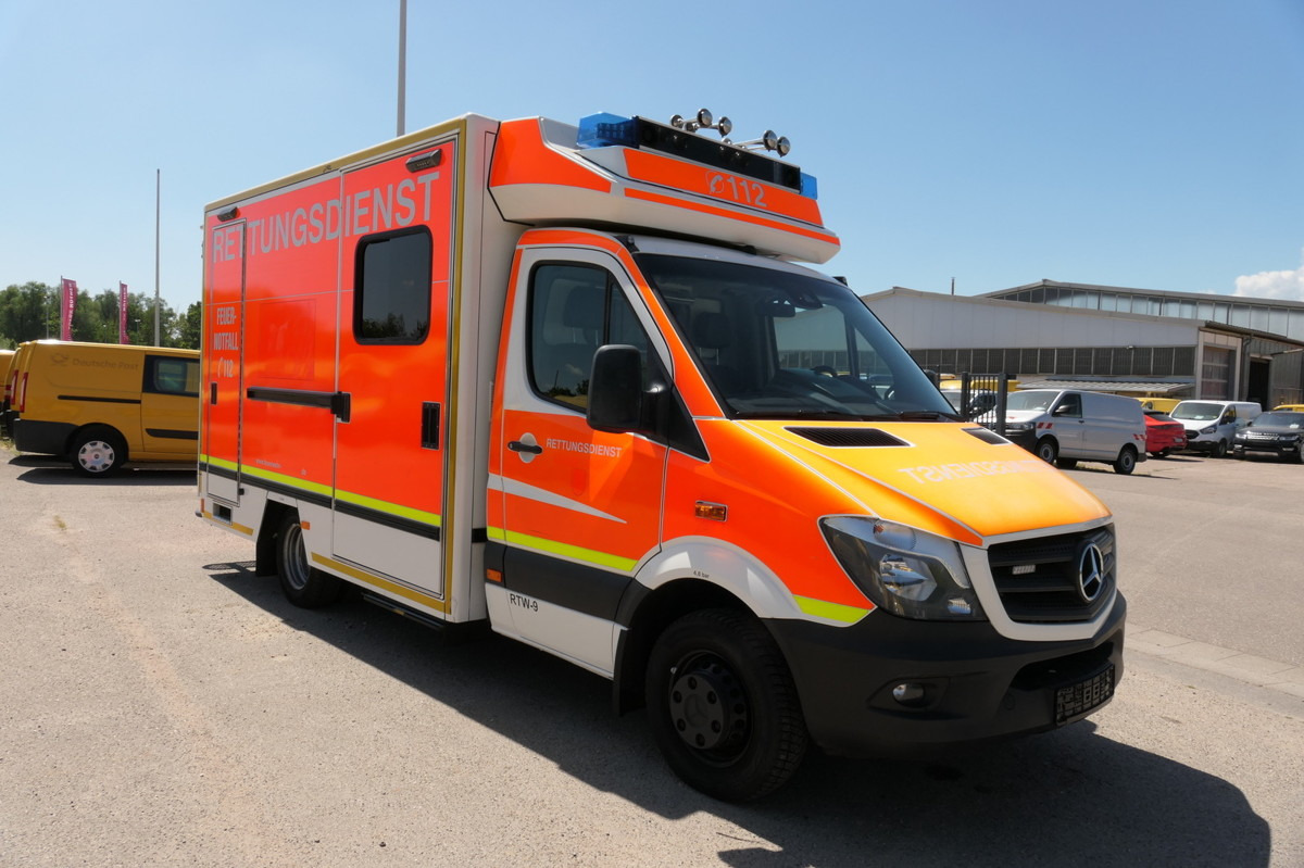 MERCEDES-BENZ Sprinter 519 CDI Klima Krankenwagen - Ambulance: afbeelding 1 MERCEDES-BENZ Sprinter 519 CDI Klima Krankenwagen - Ambulance: afbeelding 1