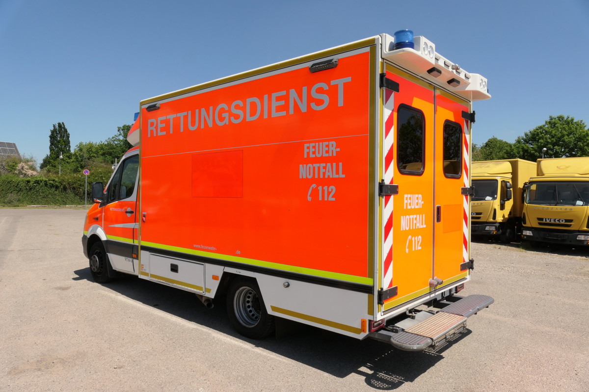 MERCEDES-BENZ Sprinter 519 CDI Klima Krankenwagen - Ambulance: afbeelding 4 MERCEDES-BENZ Sprinter 519 CDI Klima Krankenwagen - Ambulance: afbeelding 4