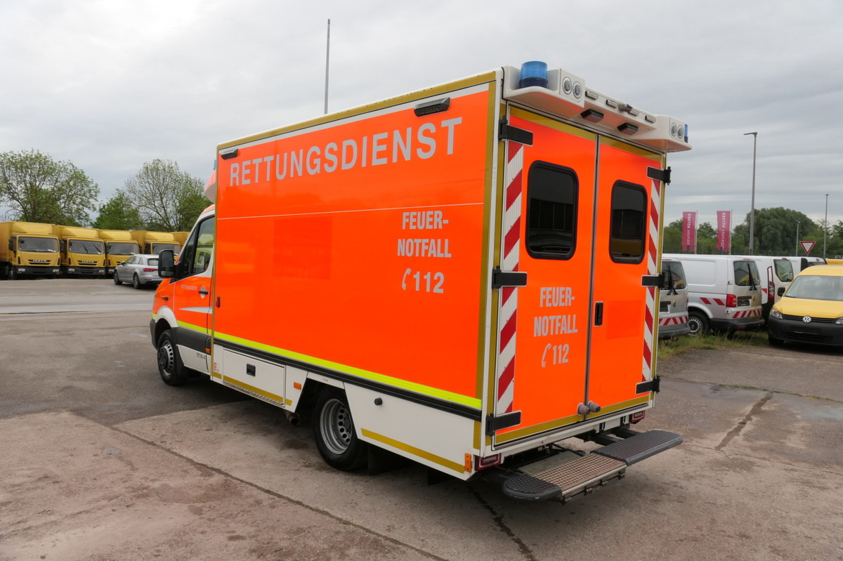 MERCEDES-BENZ Sprinter 519 CDI Klima Krankenwagen - Ambulance: afbeelding 4 MERCEDES-BENZ Sprinter 519 CDI Klima Krankenwagen - Ambulance: afbeelding 4