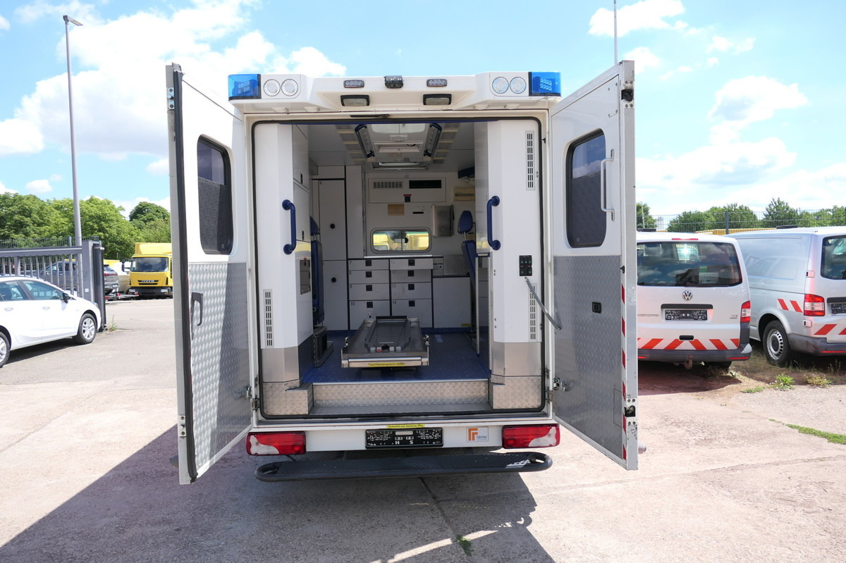 MERCEDES-BENZ Sprinter 519 CDI Klima Krankenwagen Fahrtec Aufb - Ambulance: afbeelding 5 MERCEDES-BENZ Sprinter 519 CDI Klima Krankenwagen Fahrtec Aufb - Ambulance: afbeelding 5