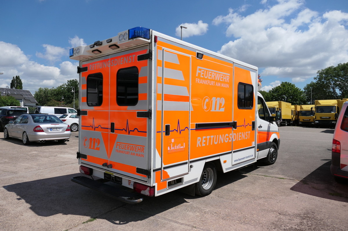 MERCEDES-BENZ Sprinter 519 CDI Klima Krankenwagen Fahrtec Aufb - Ambulance: afbeelding 4 MERCEDES-BENZ Sprinter 519 CDI Klima Krankenwagen Fahrtec Aufb - Ambulance: afbeelding 4