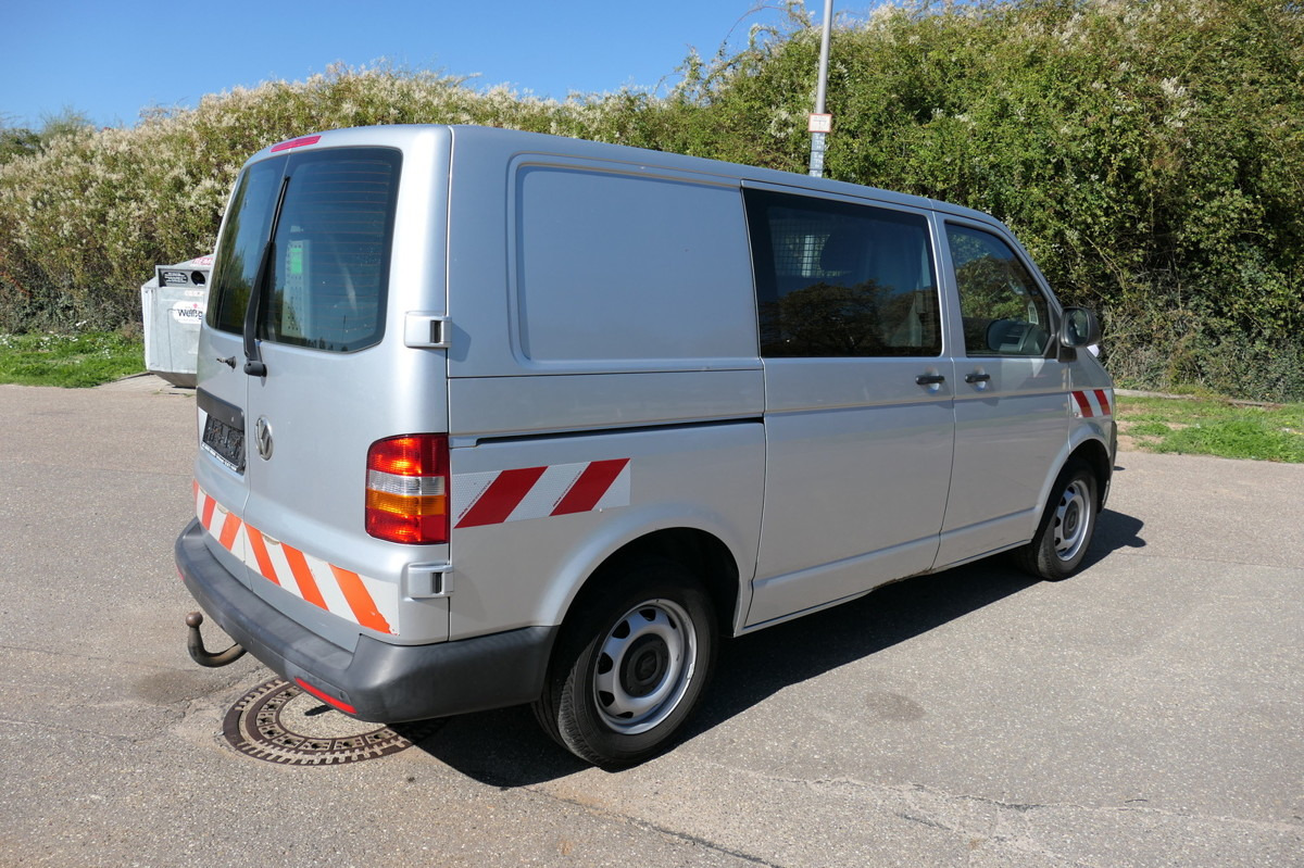 VW T5 Transporter 2.0 TDI 4Motion Flügeltür Klima A - Kleine bestelwagen: afbeelding 4 VW T5 Transporter 2.0 TDI 4Motion Flügeltür Klima A - Kleine bestelwagen: afbeelding 4
