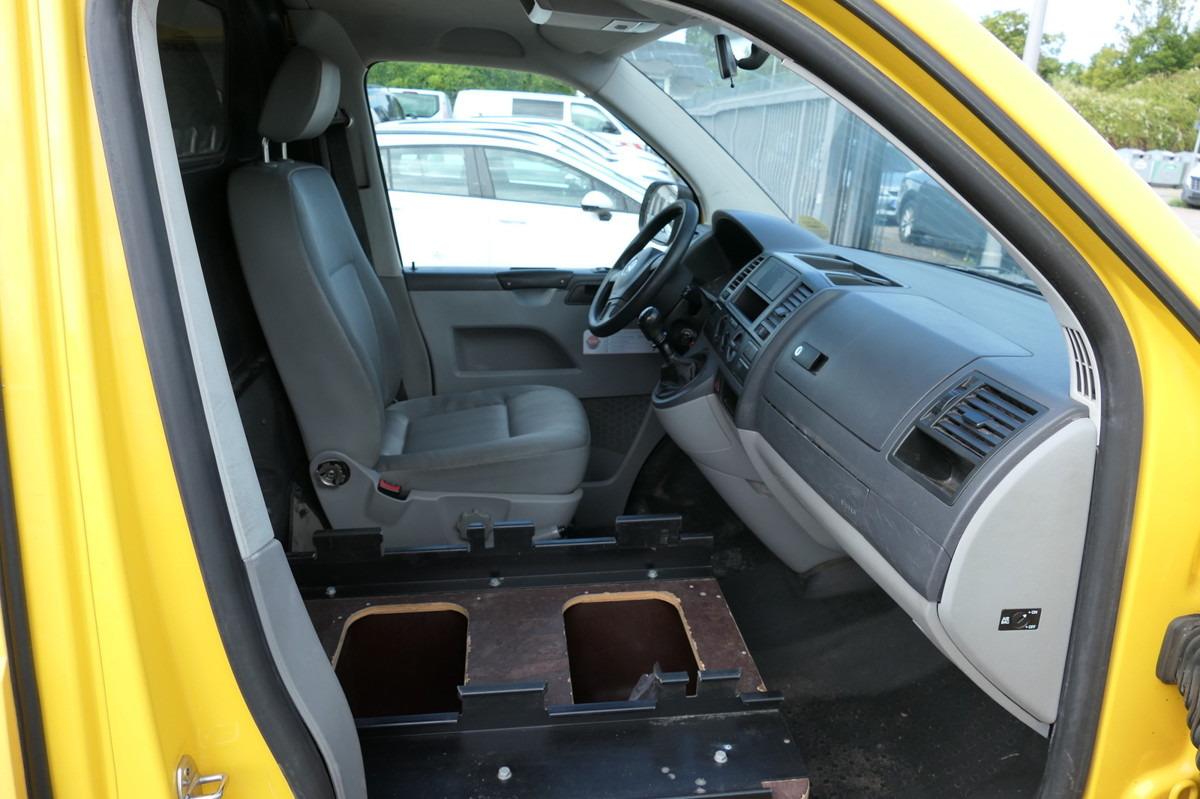 VW T5 Transporter 2.0 TDI EURO-5 2xSCHIEBETÜR PARKT - Kleine bestelwagen: afbeelding 5 VW T5 Transporter 2.0 TDI EURO-5 2xSCHIEBETÜR PARKT - Kleine bestelwagen: afbeelding 5