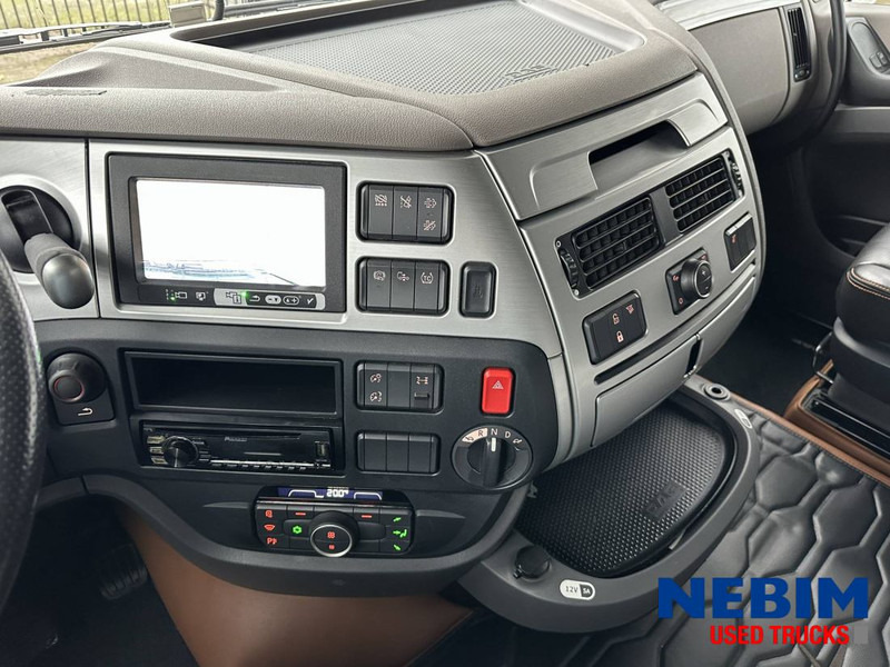 DAF XF480 4x2 - 622.678km - leather interior - Parking airco - Trekker: afbeelding 4 DAF XF480 4x2 - 622.678km - leather interior - Parking airco - Trekker: afbeelding 4