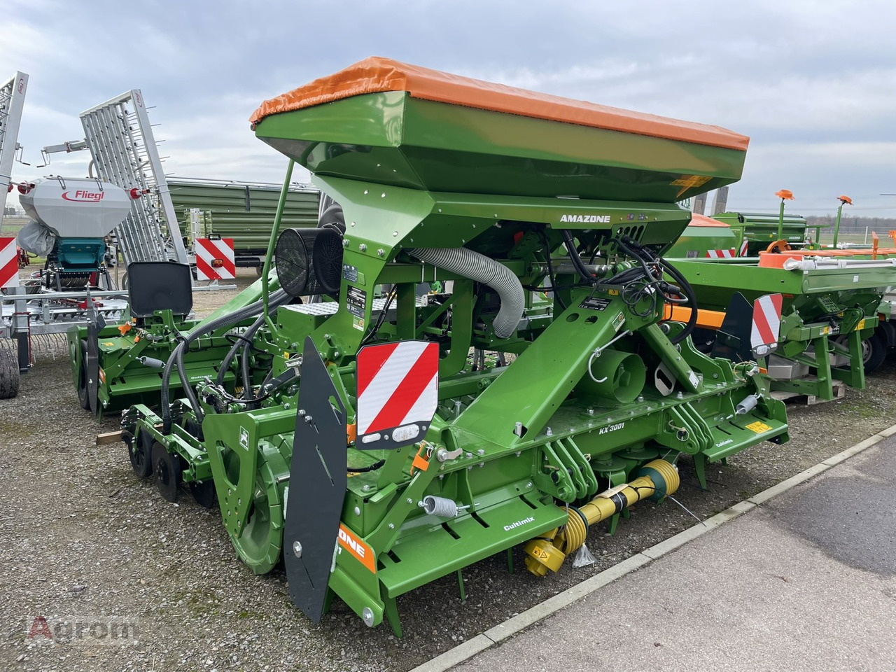Amazone CENTAYA 3000 Spezial + KX 3001 - Zaaicombinatie: afbeelding 1 Amazone CENTAYA 3000 Spezial + KX 3001 - Zaaicombinatie: afbeelding 1