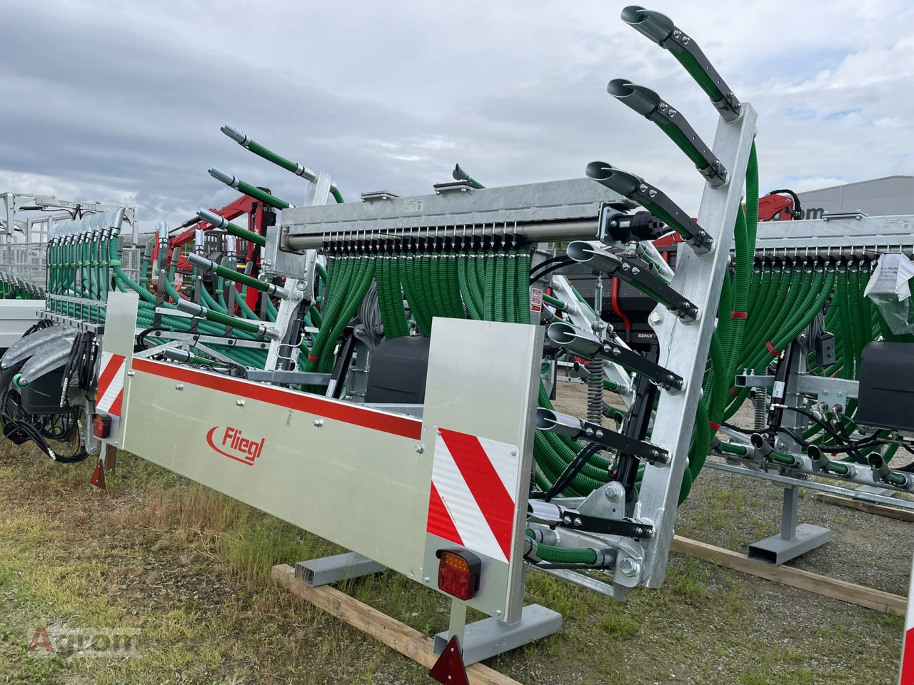 Fliegl Schleppschuhverteiler Compact 6,0 m - Bemester: afbeelding 5 Fliegl Schleppschuhverteiler Compact 6,0 m - Bemester: afbeelding 5