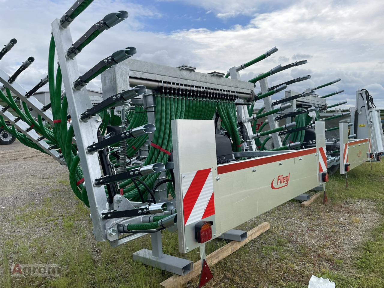 Fliegl Schleppschuhverteiler Compact 6,0 m - Bemester: afbeelding 4 Fliegl Schleppschuhverteiler Compact 6,0 m - Bemester: afbeelding 4