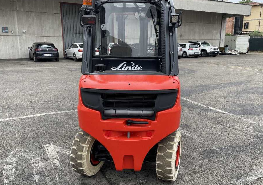 Linde H 25 D-02 - Diesel heftruck: afbeelding 3 Linde H 25 D-02 - Diesel heftruck: afbeelding 3