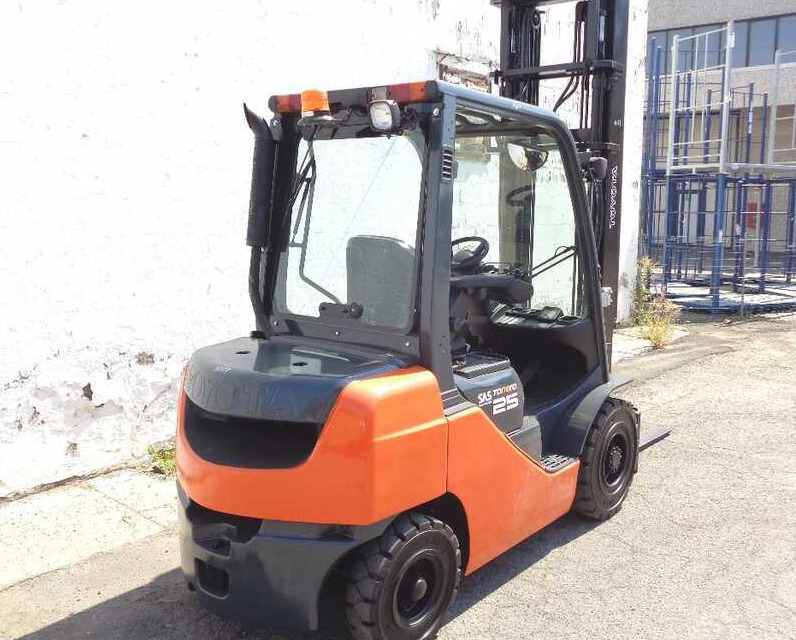 Toyota 06-8 FD 25 F - Diesel heftruck: afbeelding 2 Toyota 06-8 FD 25 F - Diesel heftruck: afbeelding 2