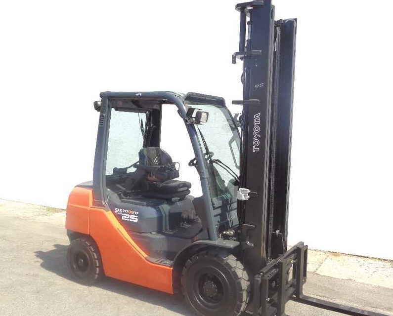 Toyota 06-8 FD 25 F - Diesel heftruck: afbeelding 1 Toyota 06-8 FD 25 F - Diesel heftruck: afbeelding 1