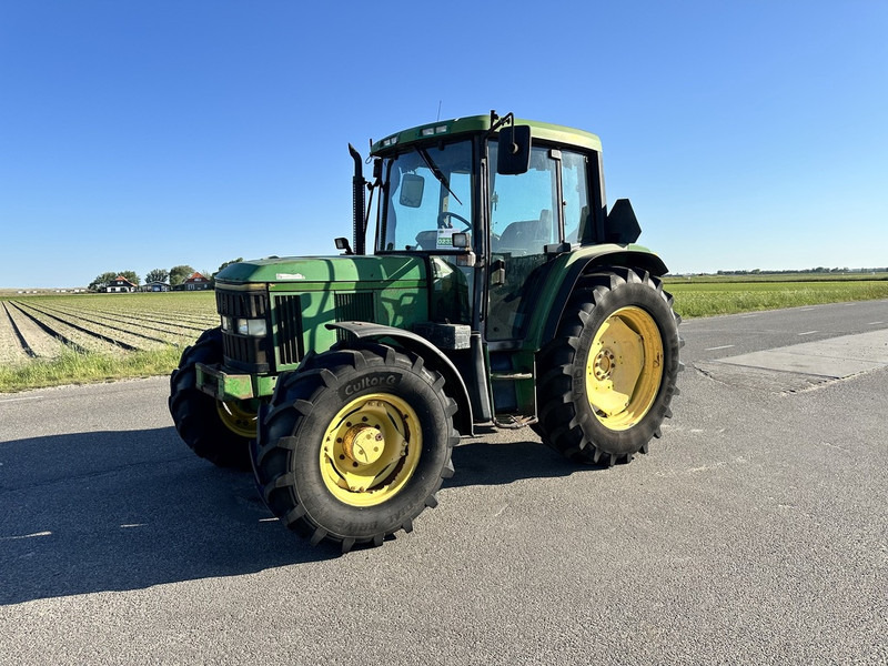 John Deere 6400 - Tractor: afbeelding 1 John Deere 6400 - Tractor: afbeelding 1