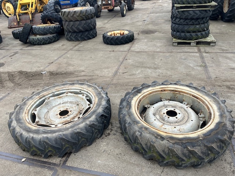 Kleber 13.6 R38 - Velg: afbeelding 1 Kleber 13.6 R38 - Velg: afbeelding 1