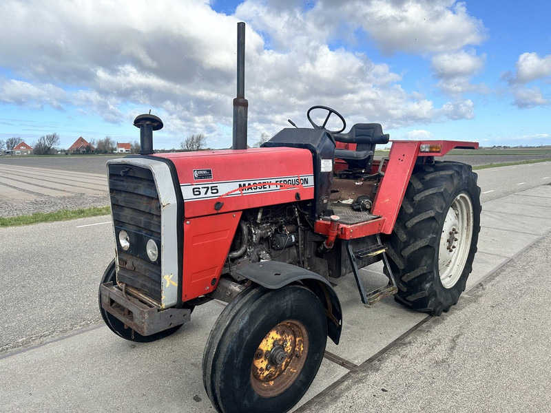 Massey Ferguson 675 - Tractor: afbeelding 1 Massey Ferguson 675 - Tractor: afbeelding 1