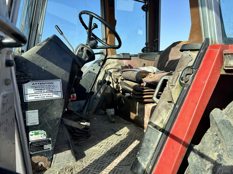 Massey Ferguson 699 - Tractor: afbeelding 4 Massey Ferguson 699 - Tractor: afbeelding 4
