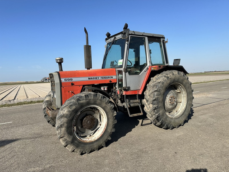 Massey Ferguson 699 - Tractor: afbeelding 1 Massey Ferguson 699 - Tractor: afbeelding 1