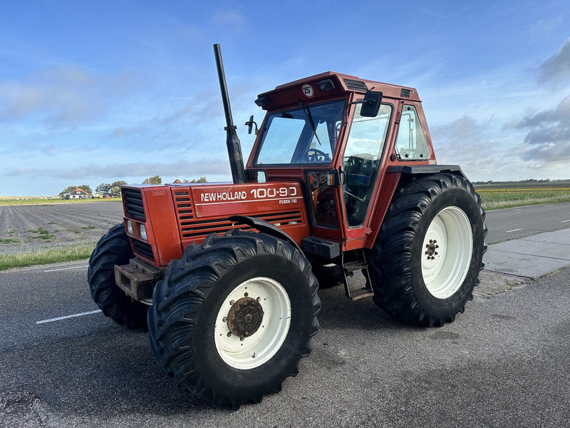 New Holland 100-90 DT - Tractor: afbeelding 1 New Holland 100-90 DT - Tractor: afbeelding 1