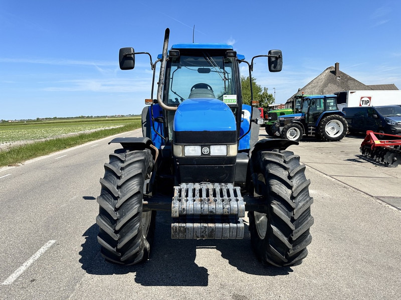 New Holland 8260 - Tractor: afbeelding 3 New Holland 8260 - Tractor: afbeelding 3