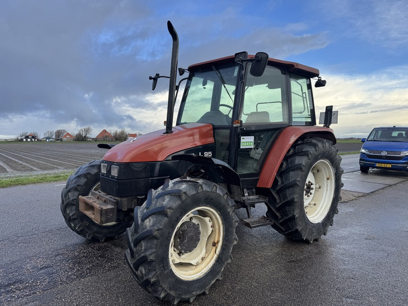 New Holland L95 - Tractor: afbeelding 1 New Holland L95 - Tractor: afbeelding 1