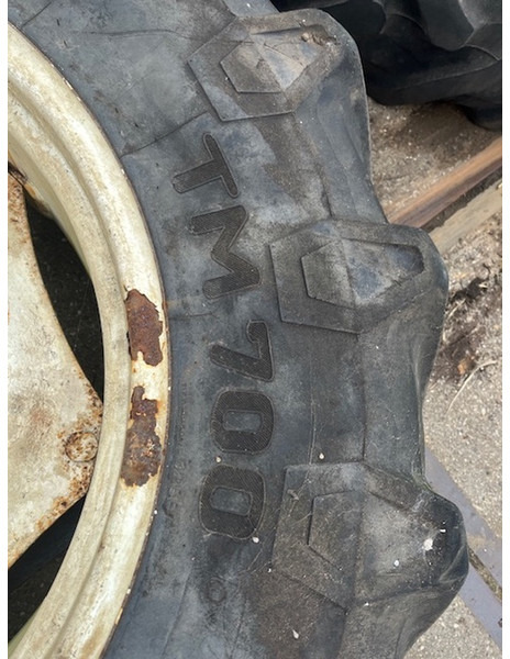 Pirelli 380\70 R28 TM700 - Velg: afbeelding 3 Pirelli 380\70 R28 TM700 - Velg: afbeelding 3