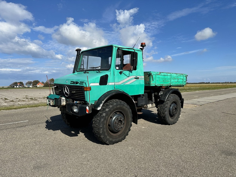Unimog 1300 - Bestelwagen gesloten laadbak: afbeelding 1 Unimog 1300 - Bestelwagen gesloten laadbak: afbeelding 1