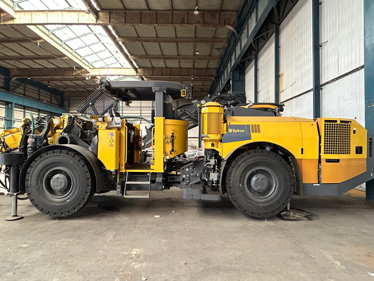 Atlas Copco (Epiroc) Boltec EC - Horizontaal gestuurd boren: afbeelding 2 Atlas Copco (Epiroc) Boltec EC - Horizontaal gestuurd boren: afbeelding 2