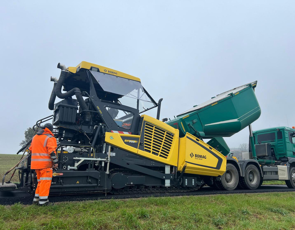 Bomag BF 700 C-3 - Asfaltafwerkmachine: afbeelding 2 Bomag BF 700 C-3 - Asfaltafwerkmachine: afbeelding 2