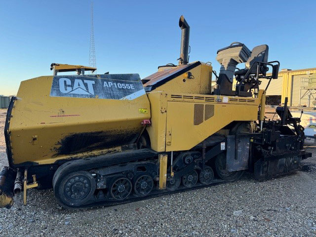 Caterpillar AP1055E - Asfaltafwerkmachine: afbeelding 1 Caterpillar AP1055E - Asfaltafwerkmachine: afbeelding 1