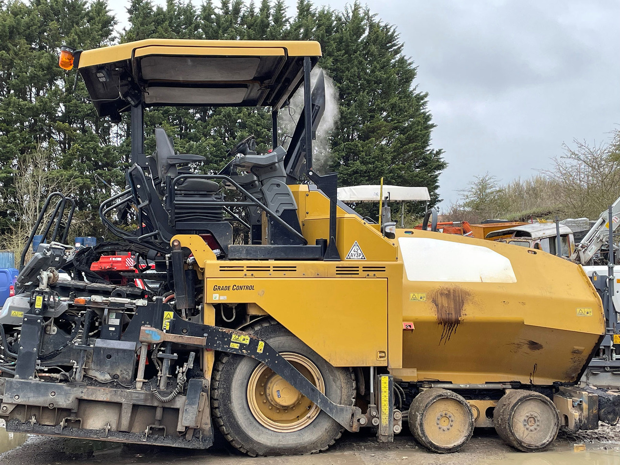 Caterpillar AP500F - Asfaltafwerkmachine: afbeelding 4 Caterpillar AP500F - Asfaltafwerkmachine: afbeelding 4