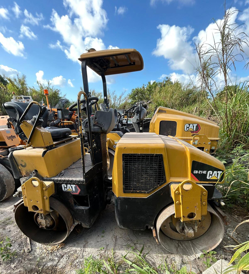Caterpillar CB-214E - Wals: afbeelding 2 Caterpillar CB-214E - Wals: afbeelding 2