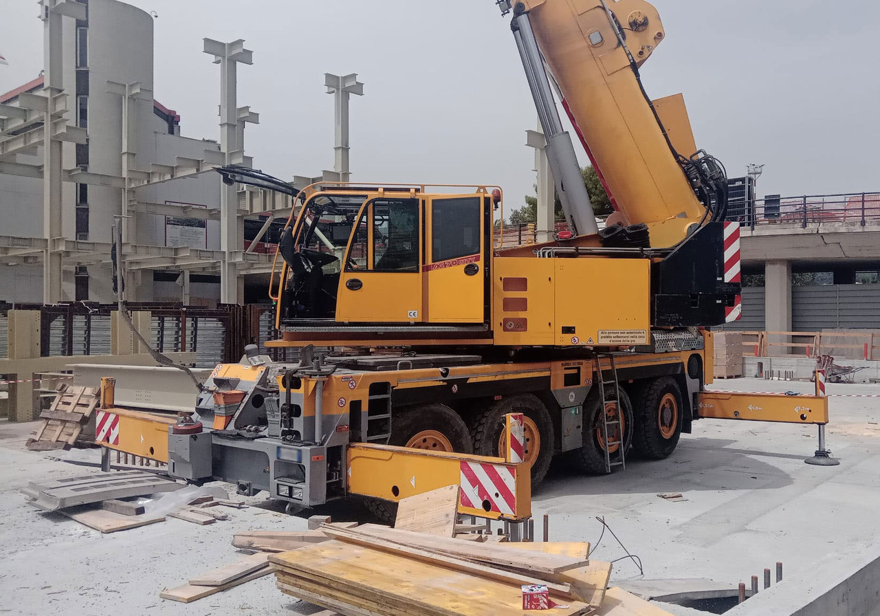 Demag AC 70 City - Mobiele kraan: afbeelding 1 Demag AC 70 City - Mobiele kraan: afbeelding 1