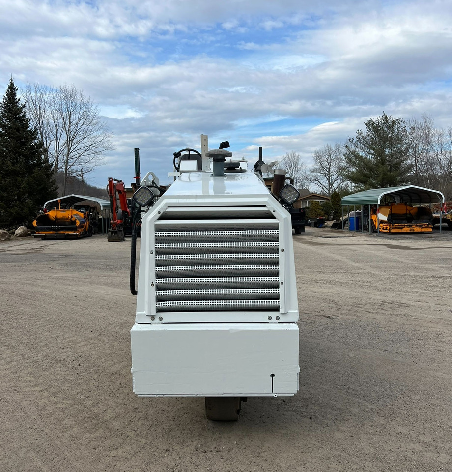 Ditch Witch W 500 - Asfaltfrees: afbeelding 4 Ditch Witch W 500 - Asfaltfrees: afbeelding 4