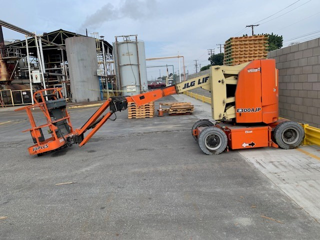 JLG E300AJP - Telescooplader: afbeelding 1 JLG E300AJP - Telescooplader: afbeelding 1