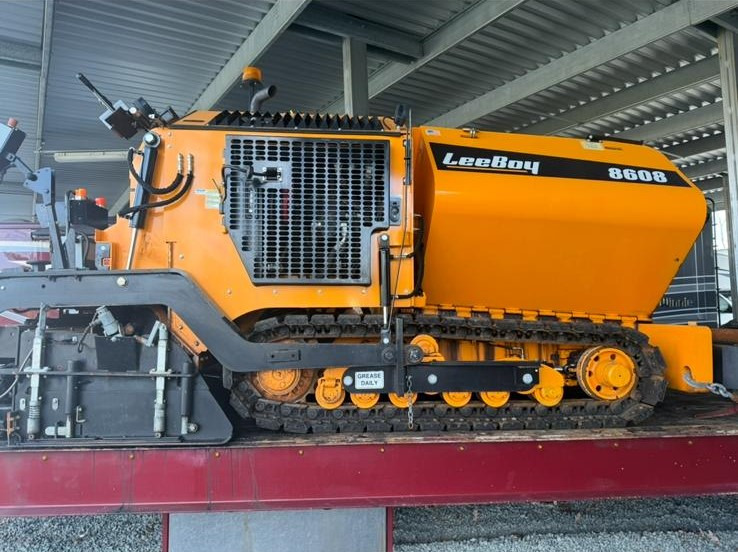 Leeboy 8608 - Asfaltafwerkmachine: afbeelding 1 Leeboy 8608 - Asfaltafwerkmachine: afbeelding 1