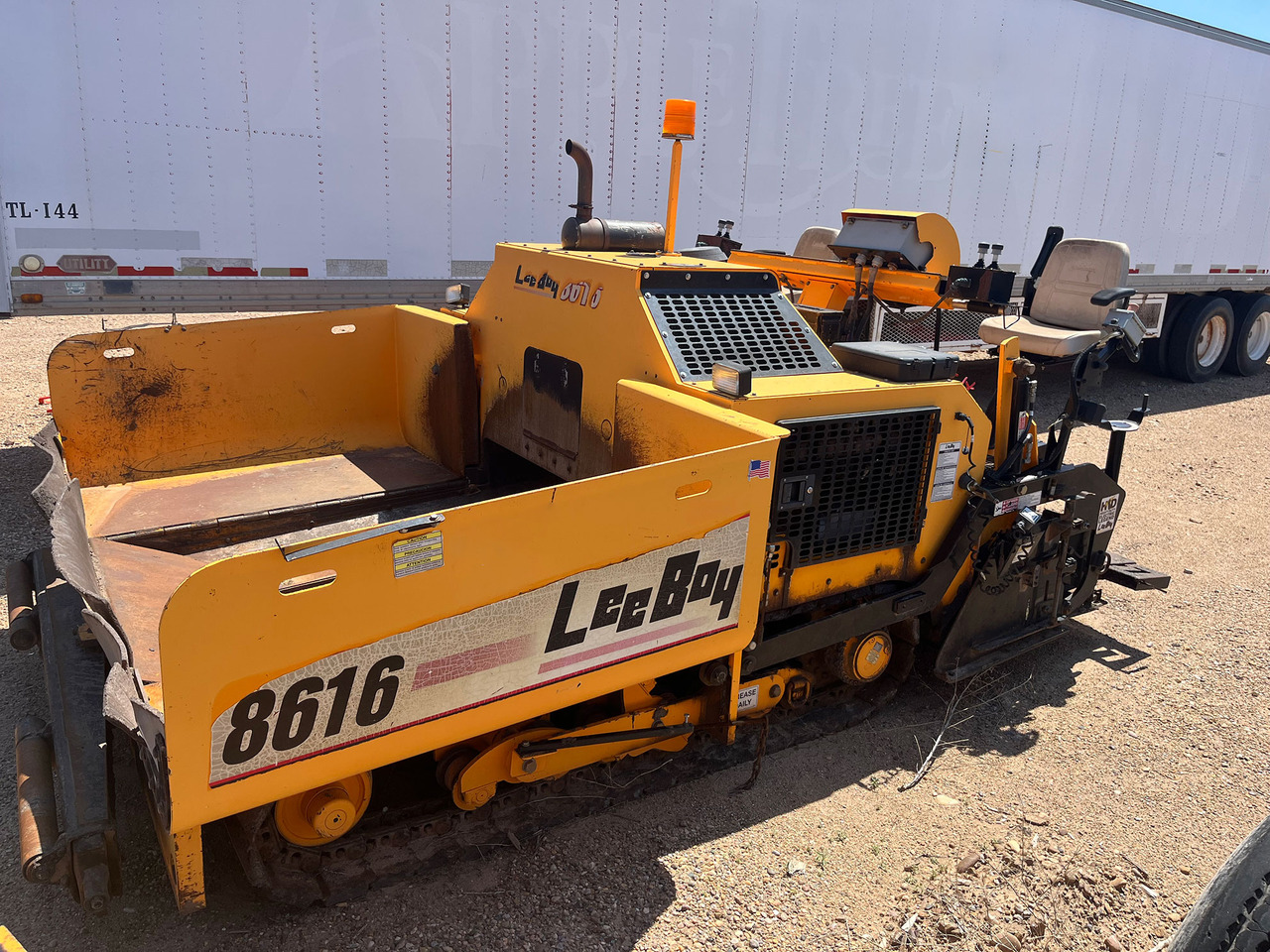 Leeboy 8616 - Asfaltafwerkmachine: afbeelding 1 Leeboy 8616 - Asfaltafwerkmachine: afbeelding 1