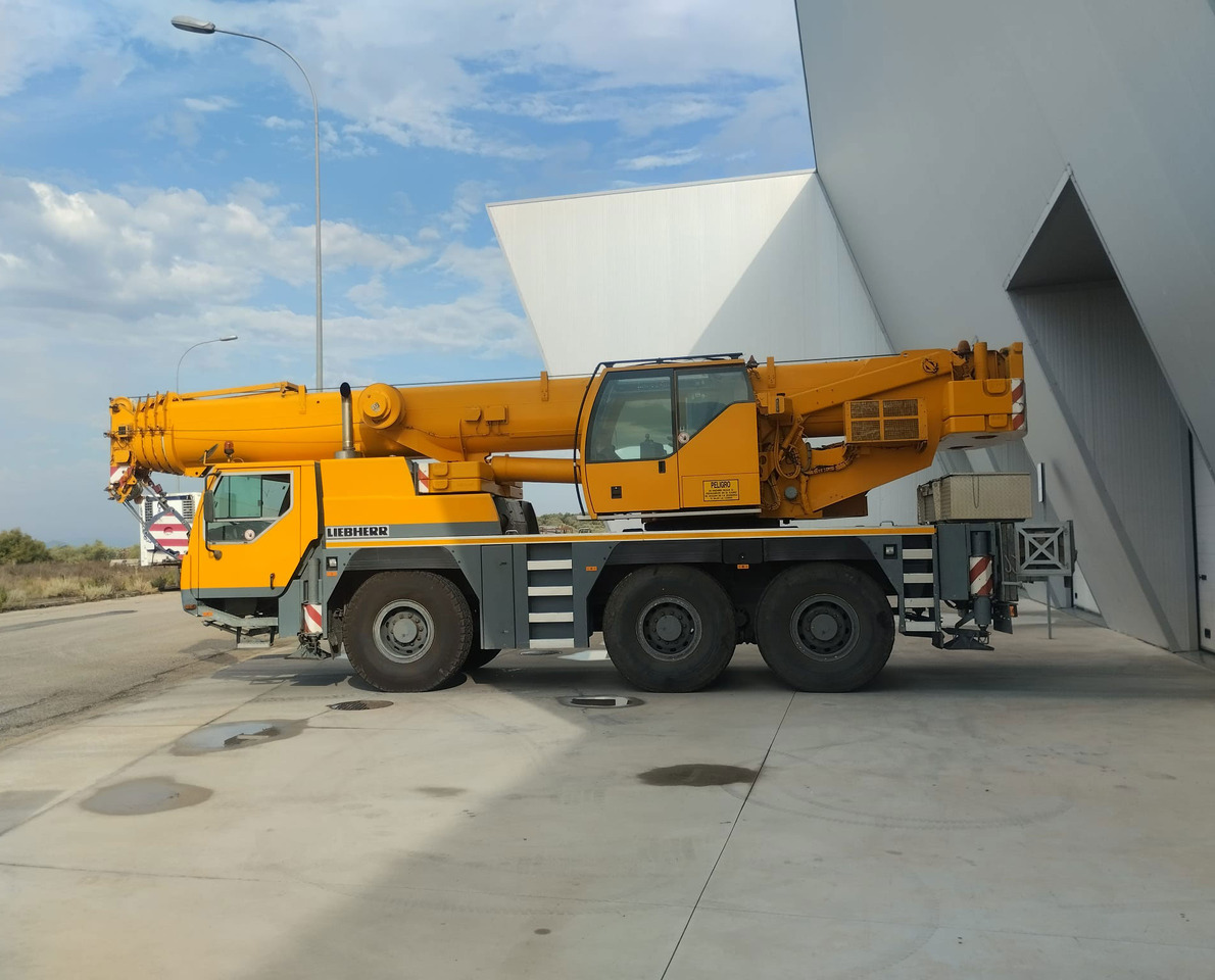 Liebherr LTM 1055-3.1 - Mobiele kraan: afbeelding 3 Liebherr LTM 1055-3.1 - Mobiele kraan: afbeelding 3
