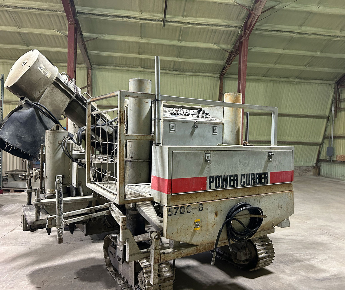 Power Curber 5700B - Asfaltafwerkmachine: afbeelding 4 Power Curber 5700B - Asfaltafwerkmachine: afbeelding 4