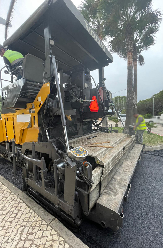 Volvo ABG 8820B - Asfaltafwerkmachine: afbeelding 4 Volvo ABG 8820B - Asfaltafwerkmachine: afbeelding 4